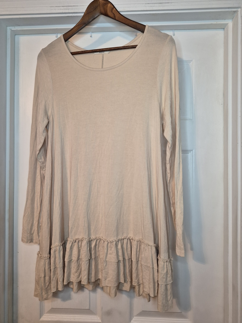 Easel Women’s Long Sleeve Ruffle Hem Top Cream Large